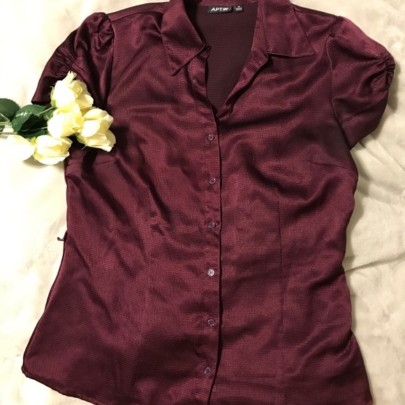 Apt. 9 Tops - Flattering purple textured satiny blouse